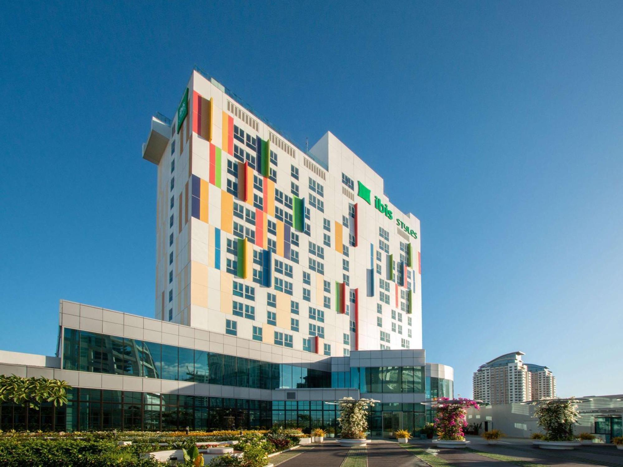 Ibis Styles Manila Araneta City Quezon City Exterior foto